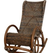 Schaukelstuhl LUXOR aus Rattan Farbe Zebrano Frontansicht